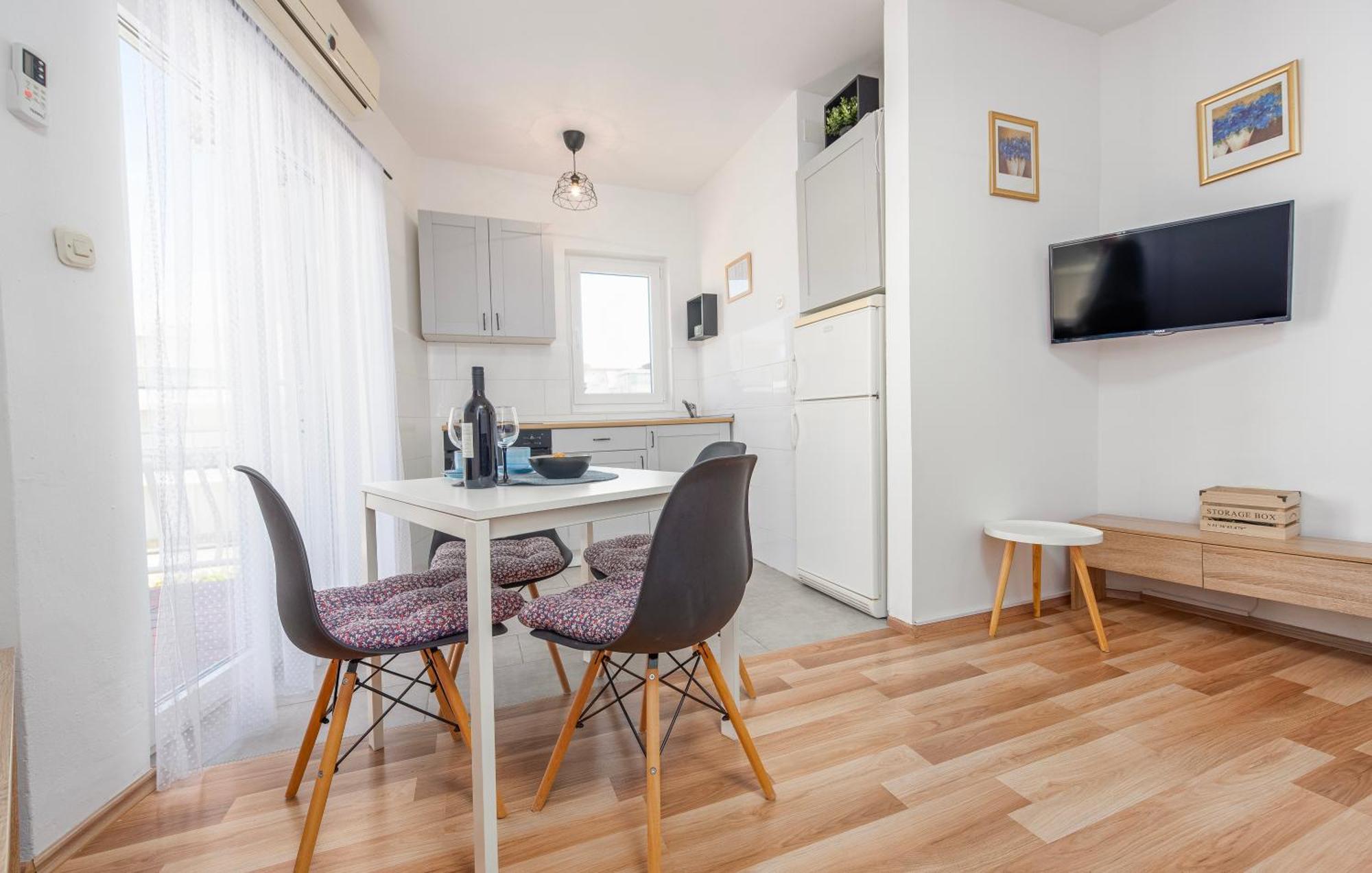 Apartman Iva Novalja Exterior photo